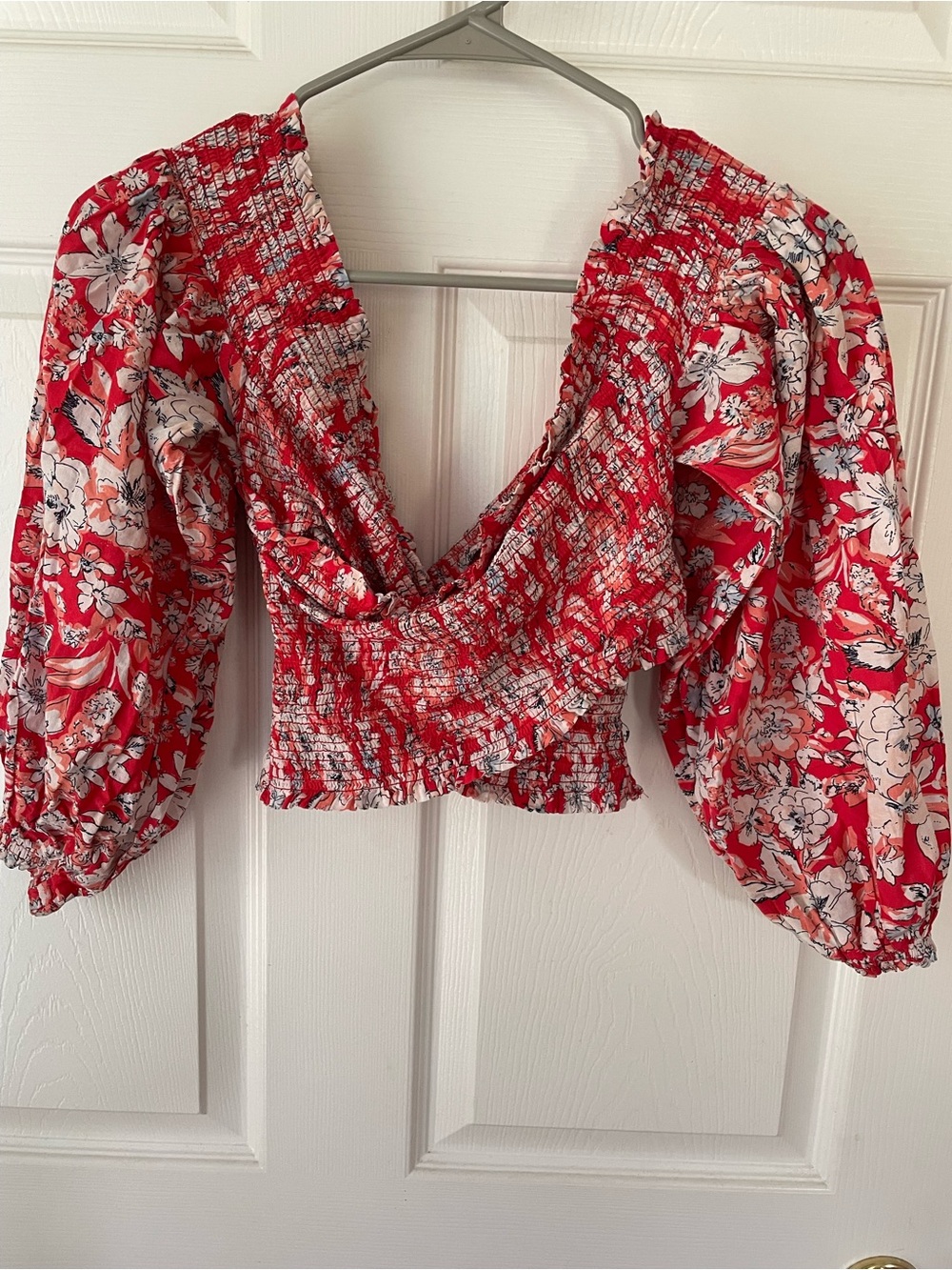 Free People Floral Smocked Crop Top XS Boho Puff Sleeve Red Pink